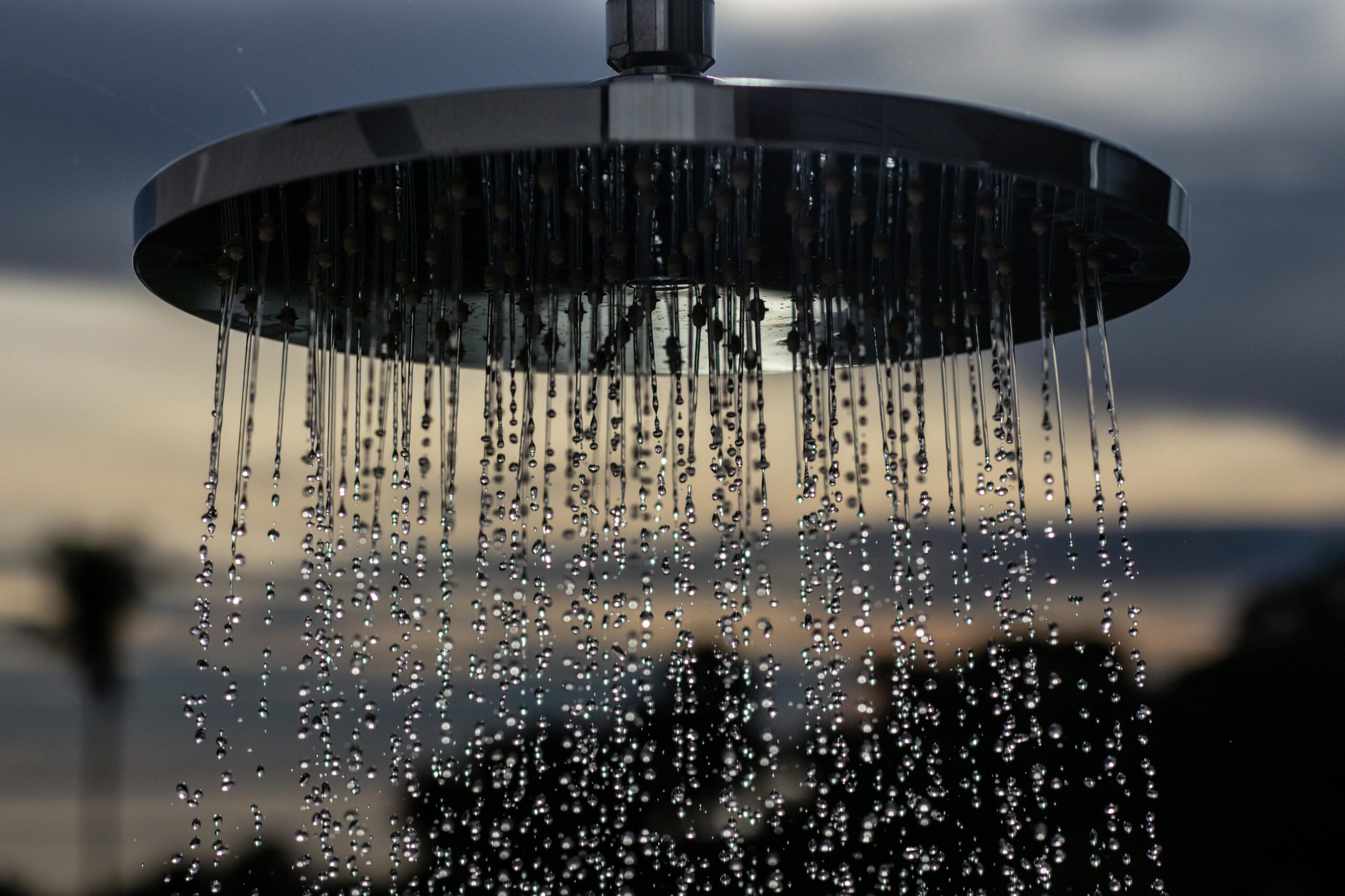 Austausch und Justierung der Duschköpfe einer Regendusche von Hansgrohe